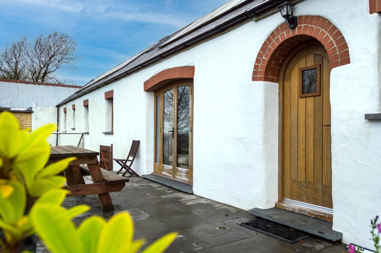 Orchard Cottage - Luxurious Barn Conversion - Beavers Hill Manorbier Exterior photo